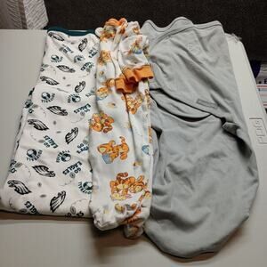 Disney Baby Tigger Sleeper SwaddleMe Eagles Blanket Bundle